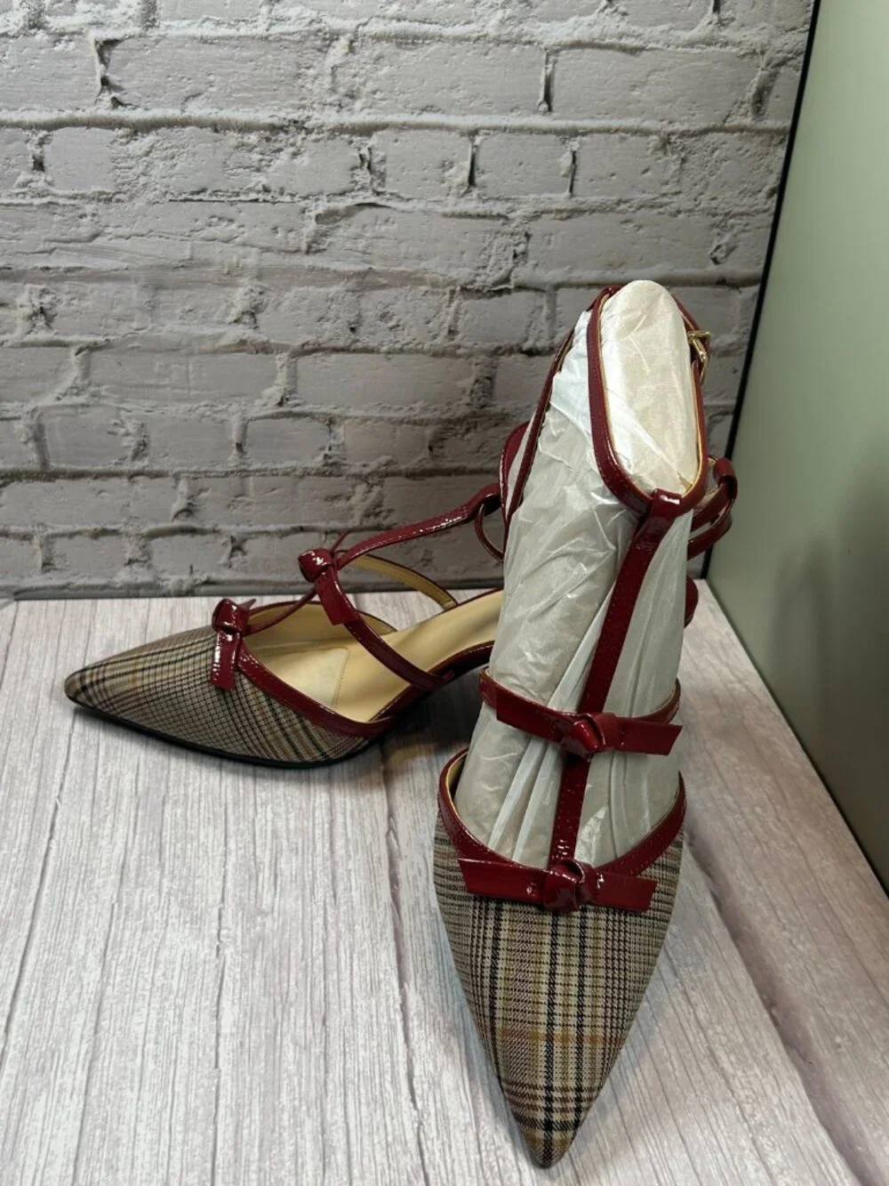 ALEX MARIE AINSLEY T STRAP HEELS 9.5